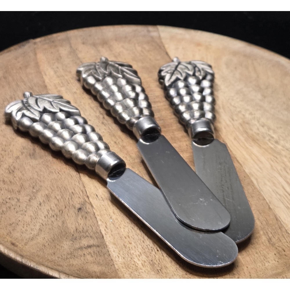 Vintage Spreader Pewter Grape‎ Bunch Handle Stainless Steel Blade 5" Cheese Pate